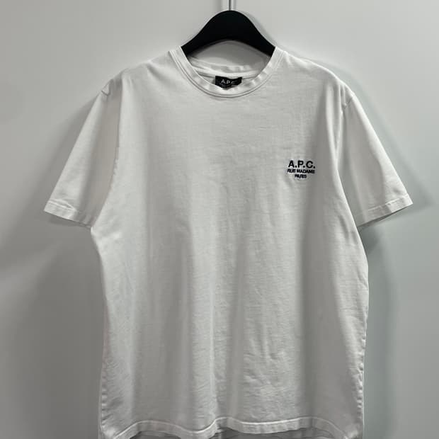 A.P.C 아페쎄 루 마담 자수 반팔티 (on.443)