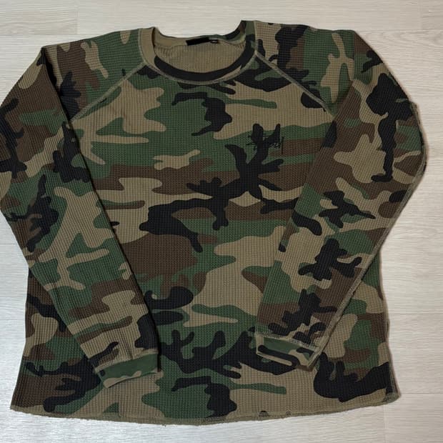 스투시 써멀 롱슬리브 카모 