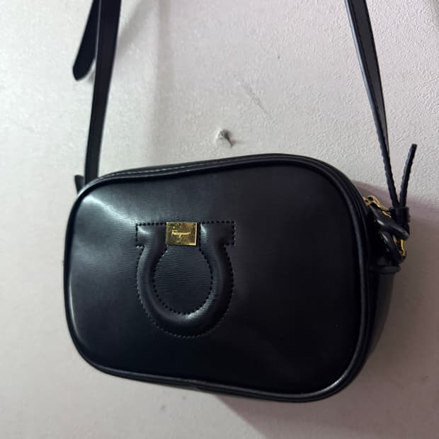 살바토레페라가모 간치니 시티미니 크로스백