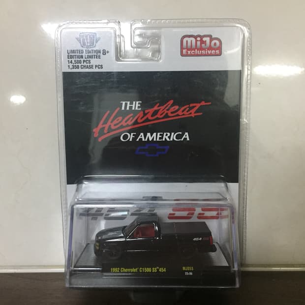 M2 Machines 1992 Chevrolet C1500 SS 454