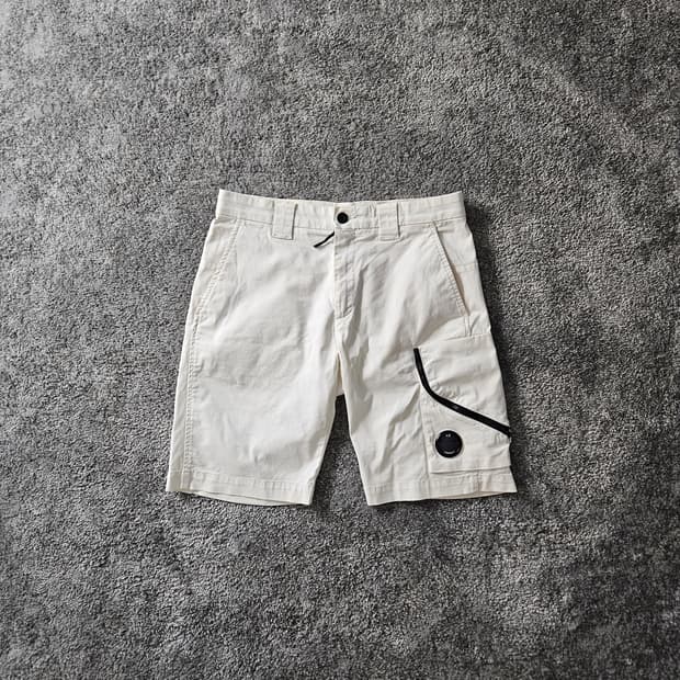[무료배송] CP COMPANY 반바지