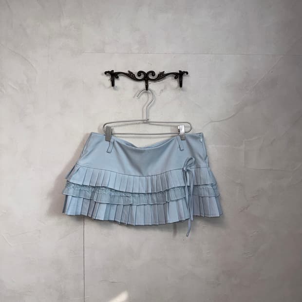 Edikted Yaz Layered Pleated Mini Skirt