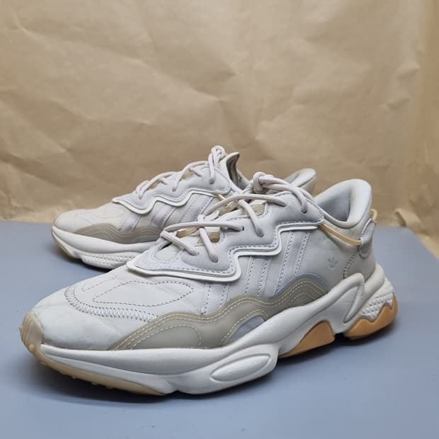 아디다스 오즈위고 베이지 남성운동화260 