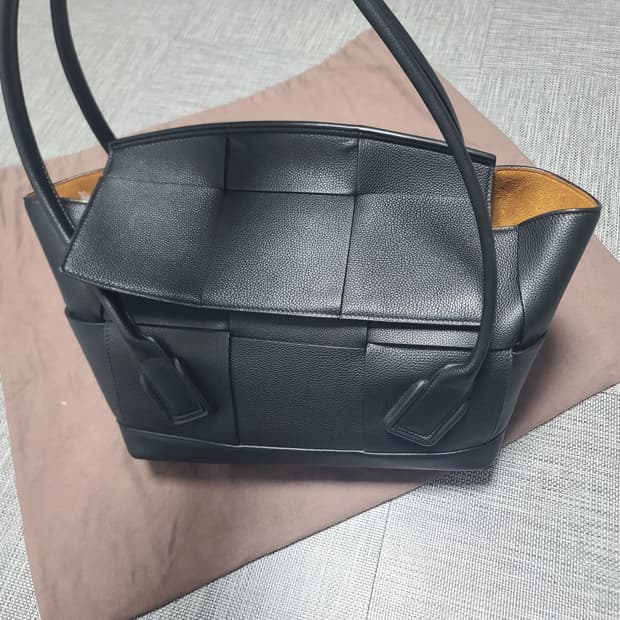 보테가베네타 아르코48 아르코미디움 숄더백 토트백