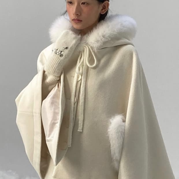 더티스 폭스퍼 케이프 코트 구해요 ㅠㅠ