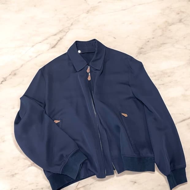 에르메스 탈부착 카라 네이비 블루종