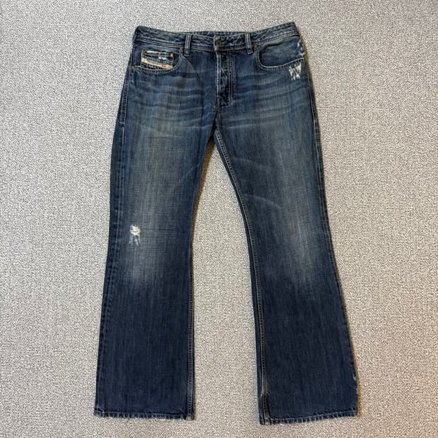 Disel 디젤 자탄 부츠컷 데님 33