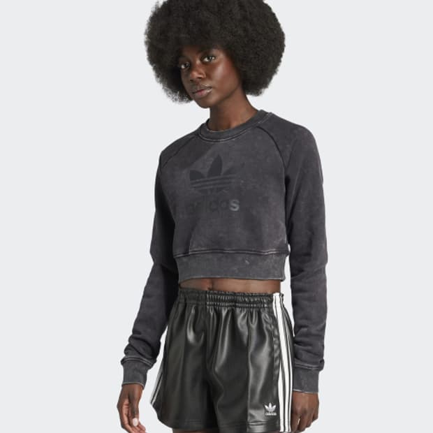 아디다스 기모  트레포일 블랙 워싱 크롭 맨투맨  