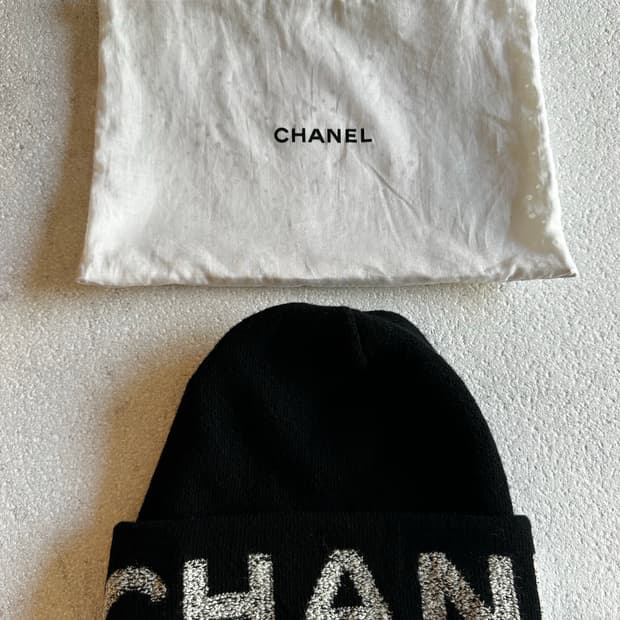 샤넬 블랙 로고 비니