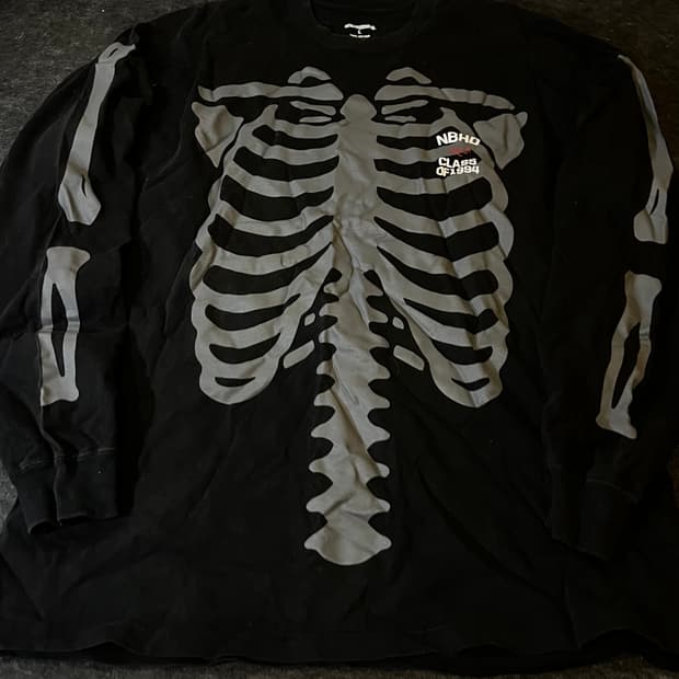 네이버후드 본즈 긴팔 티셔츠