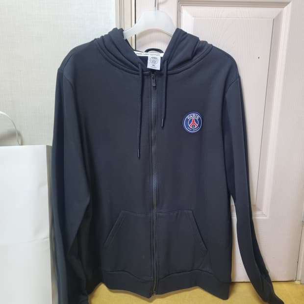 파리생제르망 psg 정품 블랙 후드집업 XL