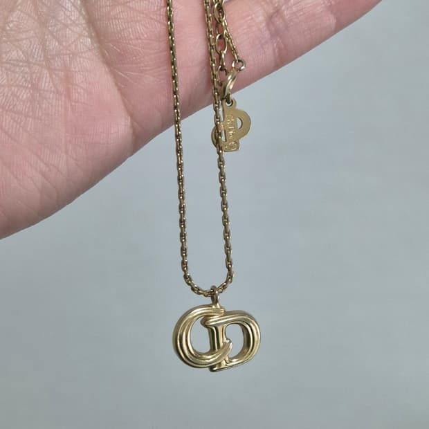 정품 디올 CD로고 엠보싱 목걸이 Dior necklace 