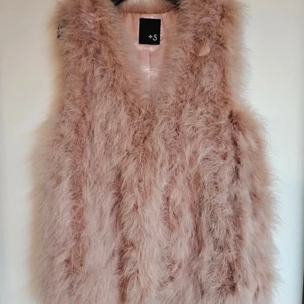 인디핑크 리얼 타조털 조끼