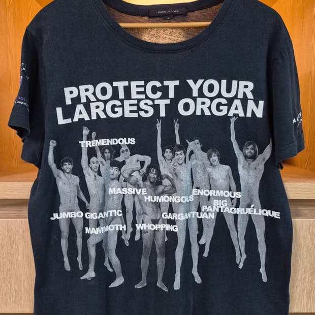 00s Vintage Marc Jacobs NYU T-Shirt