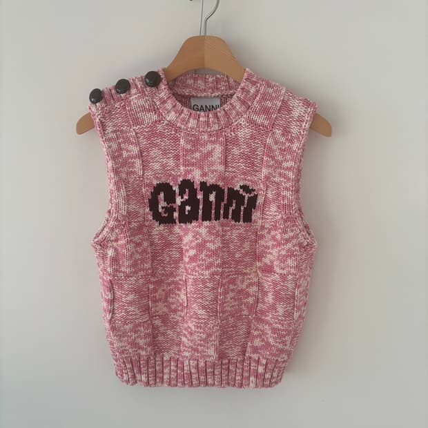 GANNI 가니 버튼 니트 베스트 (사이드 S / 상태좋음)