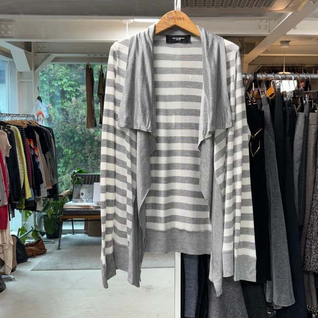 코지 타치야마 스트라이프 가디건