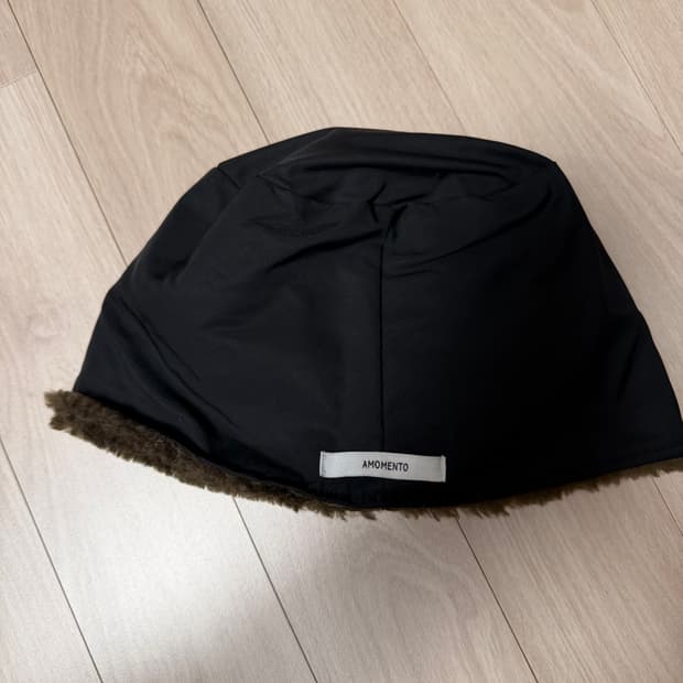 아모멘토 리버시블 겨울모자
