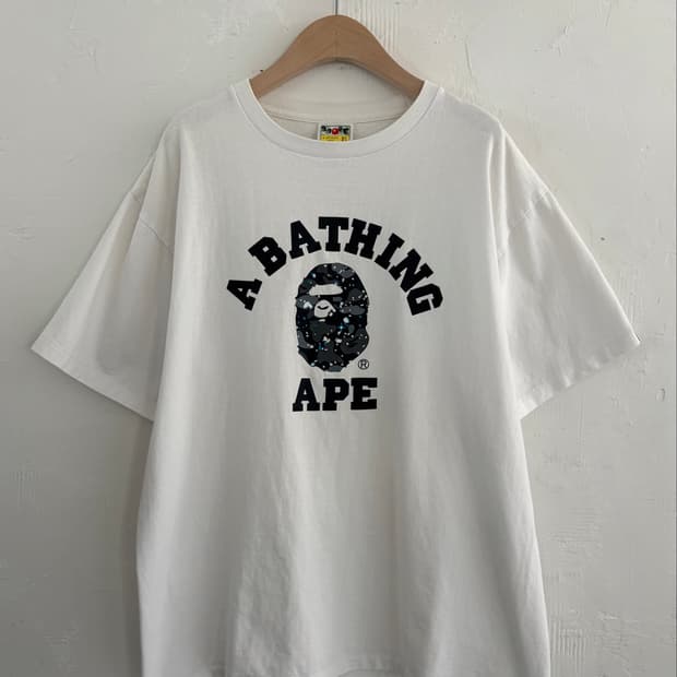 Bape 베이프 사루프린팅 화이트컬러 티셔츠