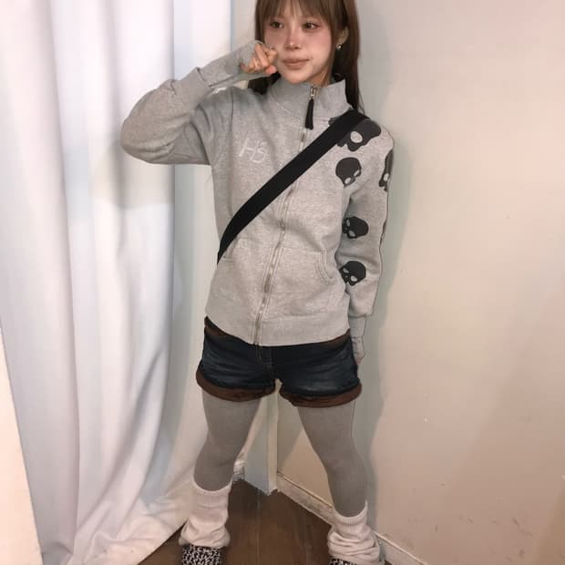 💀하이드로겐 블랙 스컬 포인트 그레이 집업 💀