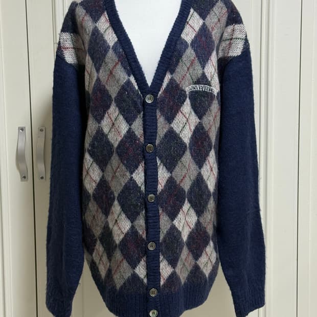 디스이스네버뎃 아가일 네이비 니트가디건