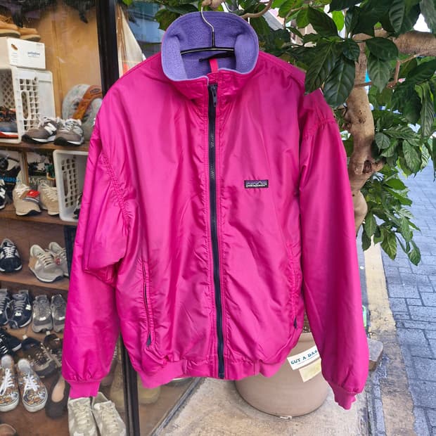 Z-246 파타고니아 쉘드 신칠라 봄버 웜업 자켓 