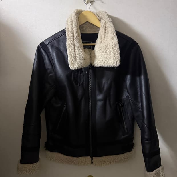 게스 하이넥 남녀공용 무스탕 M (남성 95정도)