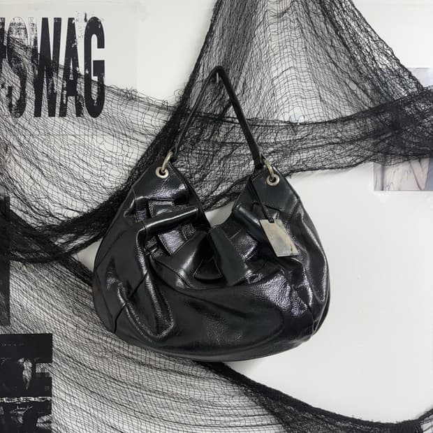 00s leather detailed bag