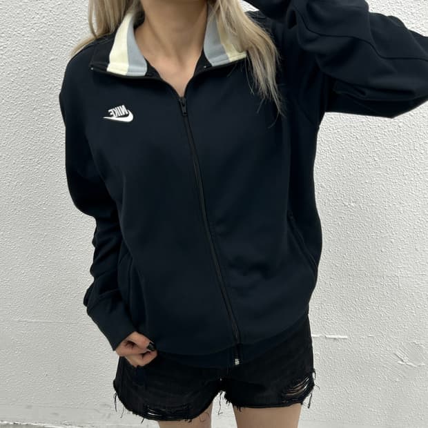 나이키 화이트배색 카라 블랙 코튼집업 L