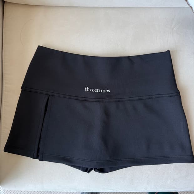새제품) threetimes short skirt