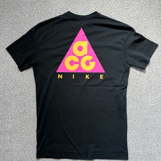 2018 나이키 ACG 그린 네오 티셔츠 블랙 시트론 펄스 m