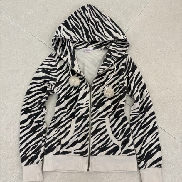 지브라 폼폼 후드집업