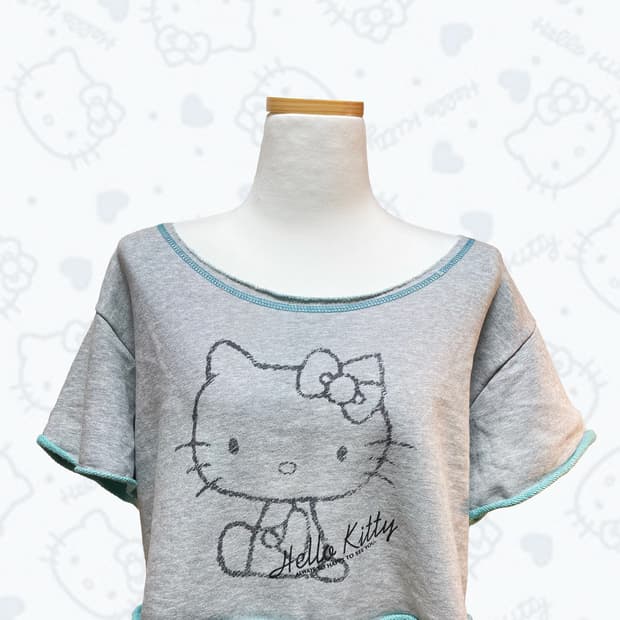 산리오 2011 헬로키티 빈티지 그레이 민트 반팔 크롭탑