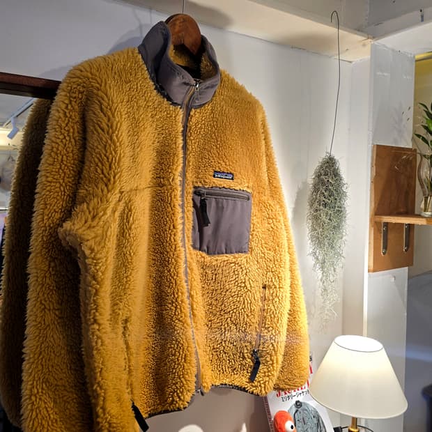 Patagonia Deeppile 데킬라 골드