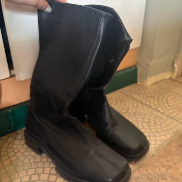 스퀘어 가죽 미들부츠