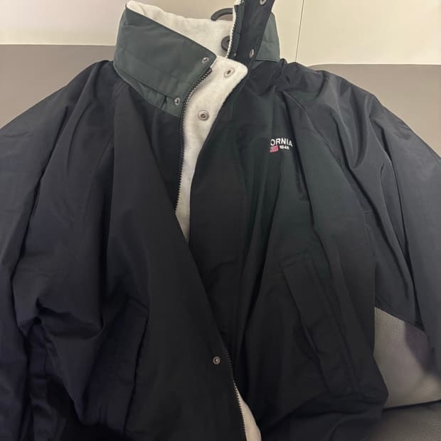 후아유 리버시블 패딩 Reversible Warm-Up Jacket