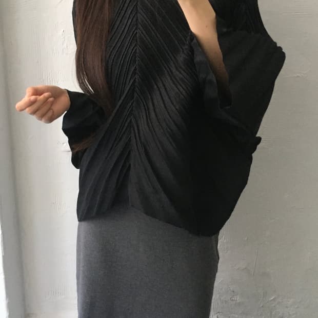 ISSEY MIYAKE 이세이미야케 블랙 링클 울 플리츠 탑