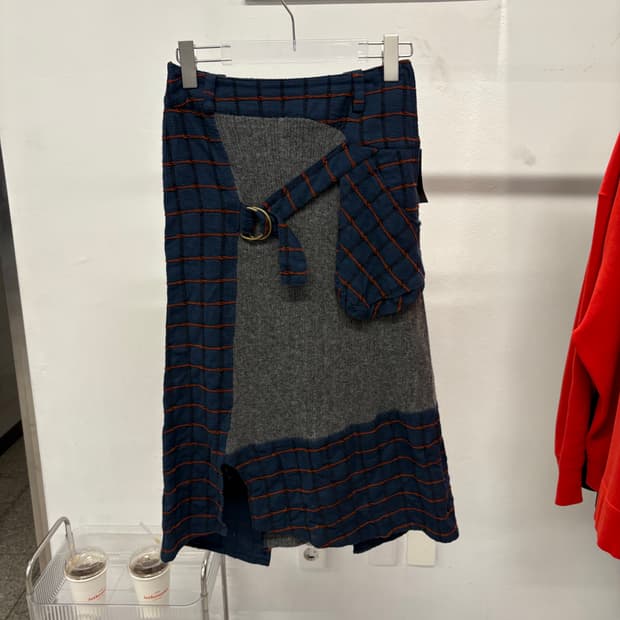 Clutch check knit skirt