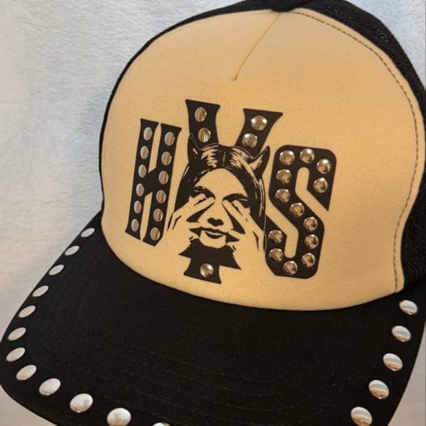 히스테릭 글래머 씨 노 이블 스터드 메쉬 캡