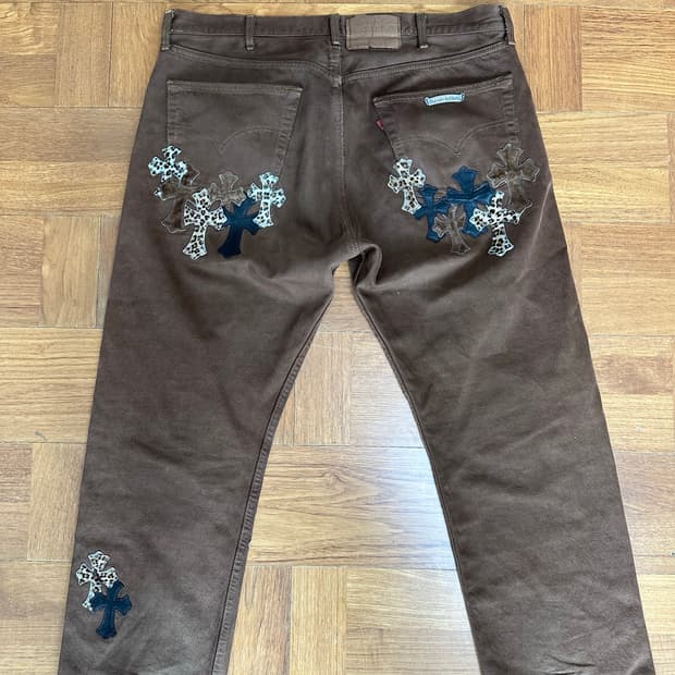 크롬하츠 뉴욕 한정 브라운 리바이스 패치진