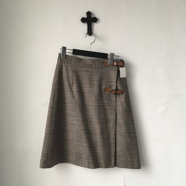 Belted check pattern skirt