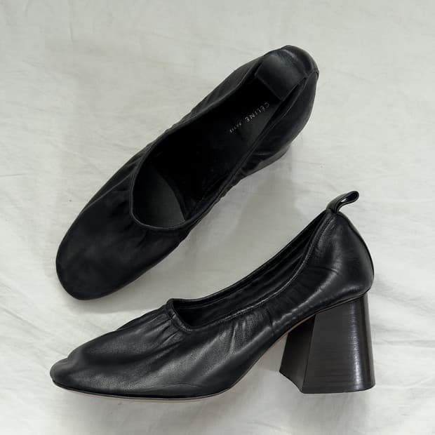 셀린느 피비파일로 소프트 발레리노 램스킨 펌프스