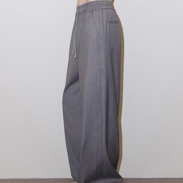 폴리수엠 PINSTRIPE EFFORTLESS PANTS