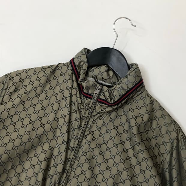 Gucci 구찌 로고 패턴 윈드 브레이커  Price : 558,000 