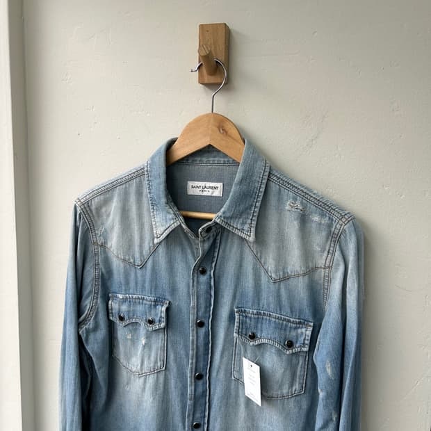 15981 - 생로랑 디스트레스드 데님 셔츠