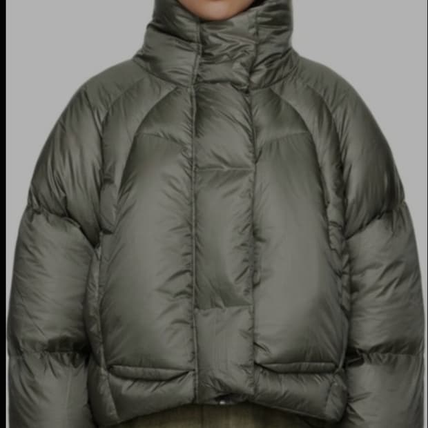 엔타이어 스튜디어, entire studio uvr 패딩 판매합니다