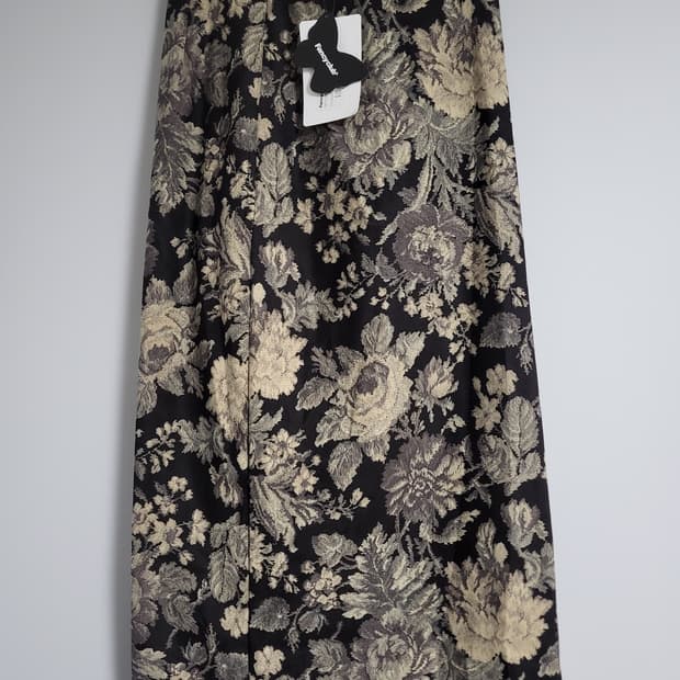 팬시클럽 플라워 패턴 슬릿 롱스커트(블랙) S사이즈