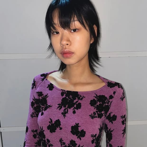 싹 sakk 플라워 후로킹 니트 탑