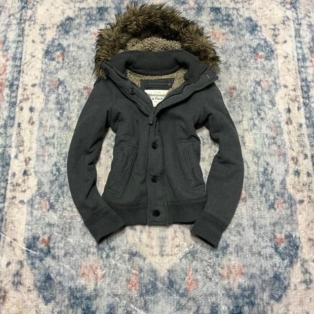 Abercrombie 00s y2k wolf fur hood jacket