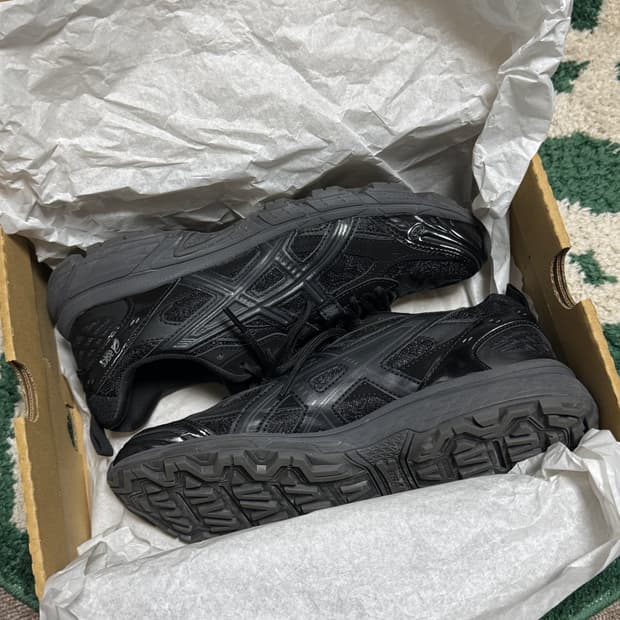 아식스 젤 누노비키 옵시디언 그레이 255 사이즈