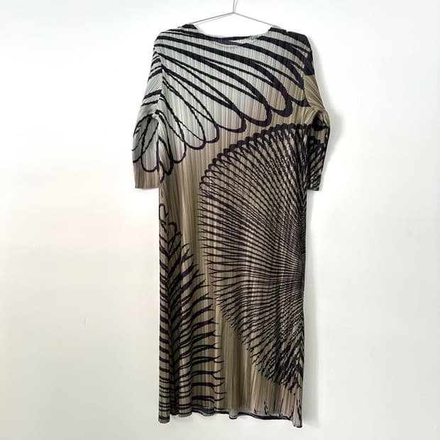 Swirl pattern pleats ops & top / green